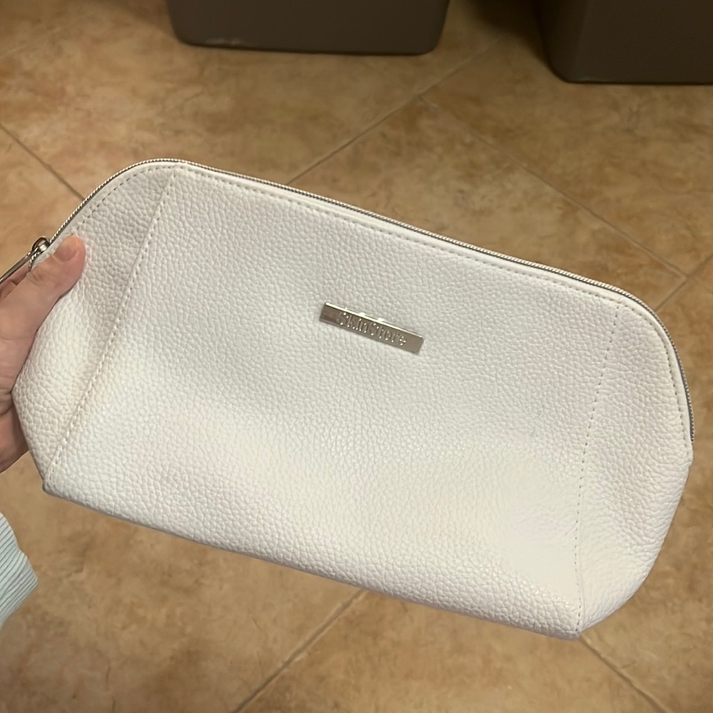 Cosmetic bag